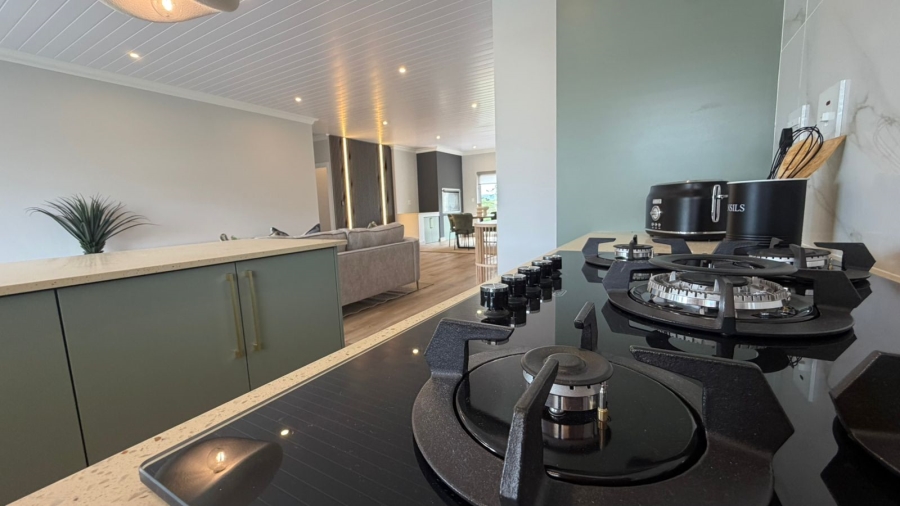 3 Bedroom Property for Sale in Fraaiuitsig Western Cape